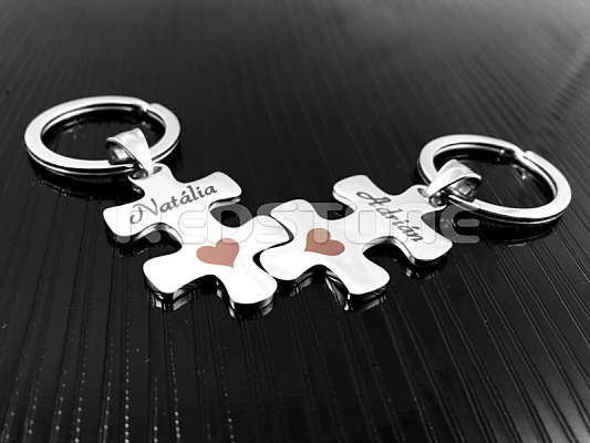 Sada klíčenek pro páry ve tvaru puzzle